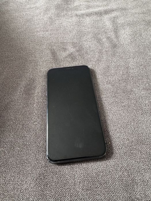 Iphone 11 black —stare bună— vand urgent!