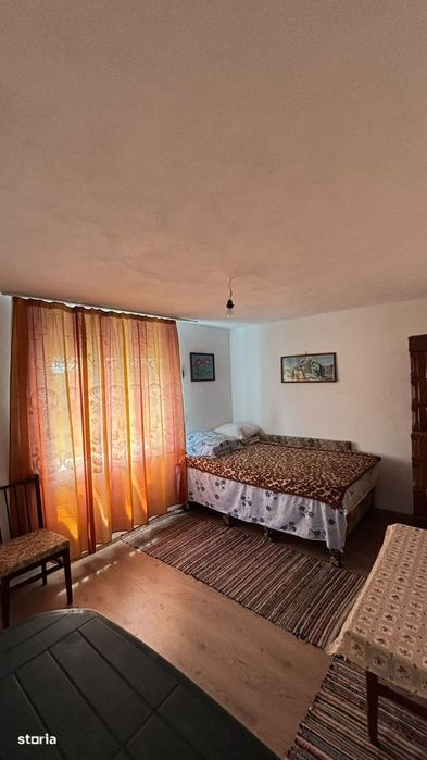 Casa langa Autostrada A1, Pitesti - Bucuresti, KM86, la nodul rutier