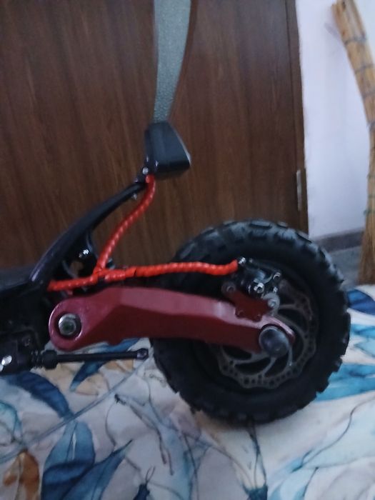 Vând Trotineta 2000W