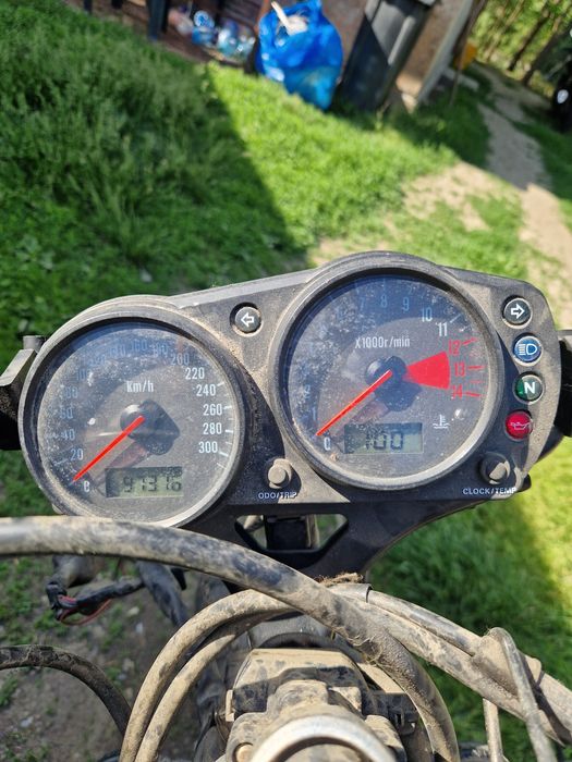 Vand Piese Kawasaki Ninja ZX9R 2000 Cascioarele • OLX.ro