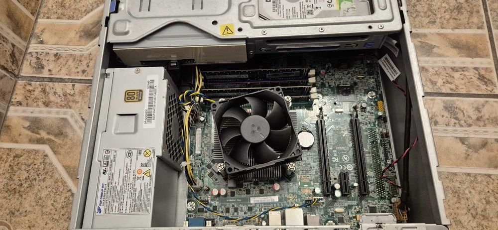 unitate pc i5 Lenovo ThinkCentre i5 4460 16gb ddr3 1600Mhz 640GB HDD