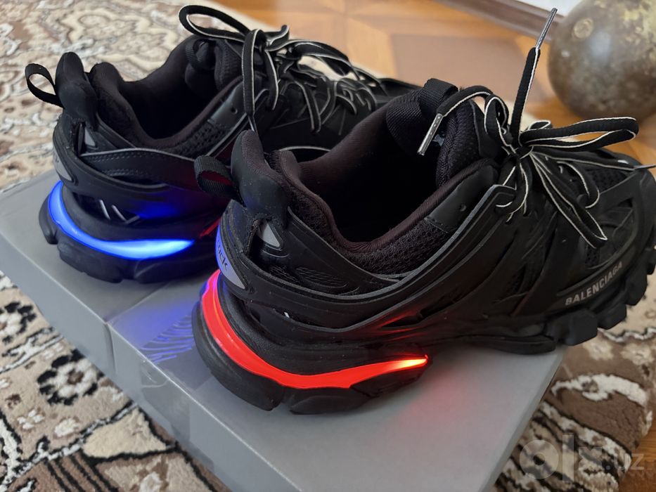 Balenciaga track brand new