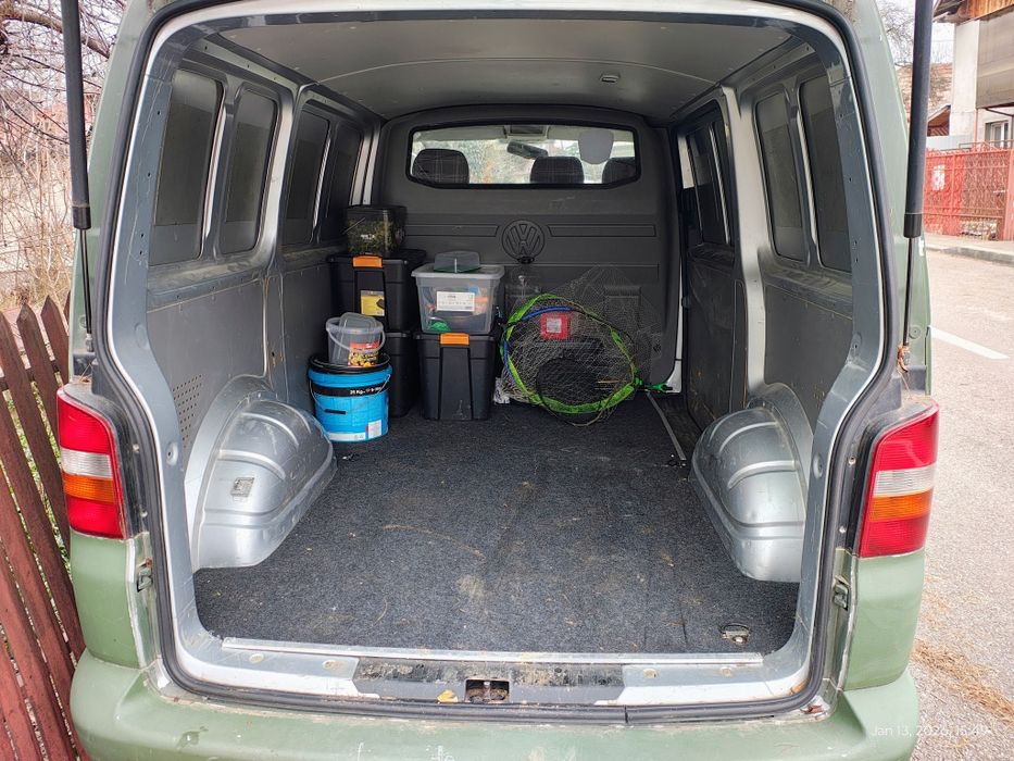 VW T5 army autoutilitar