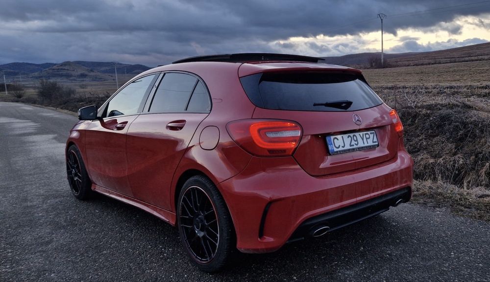 Mercedes-Benz A 160 AMG Line*Panoramic*AppleCarplay*