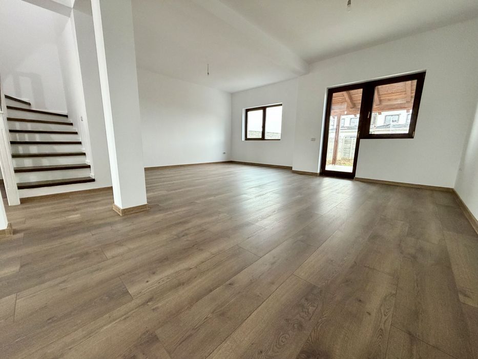 Proprietar vând duplex la cheie Moșnița