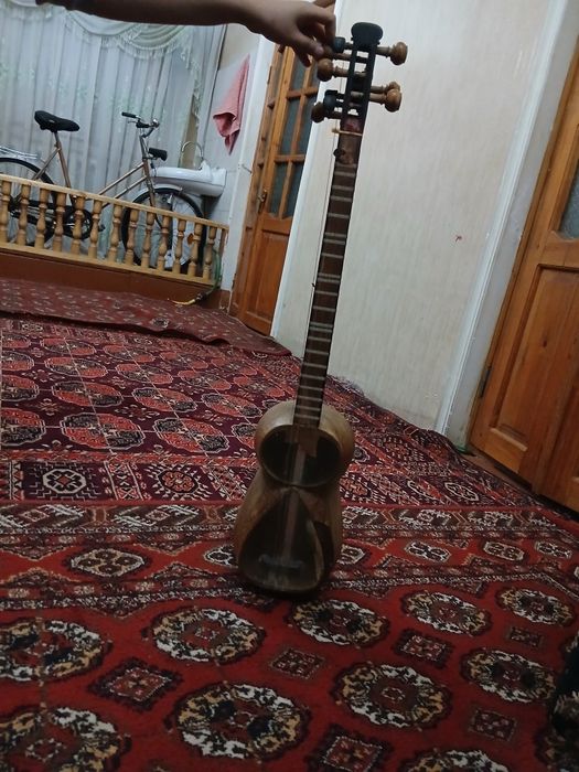 Rubob sotiladi yangi