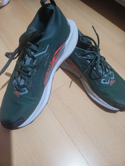 Маратонки Nike GORETEX