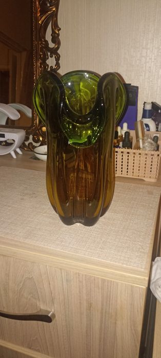 Продаю Чешскую вазу