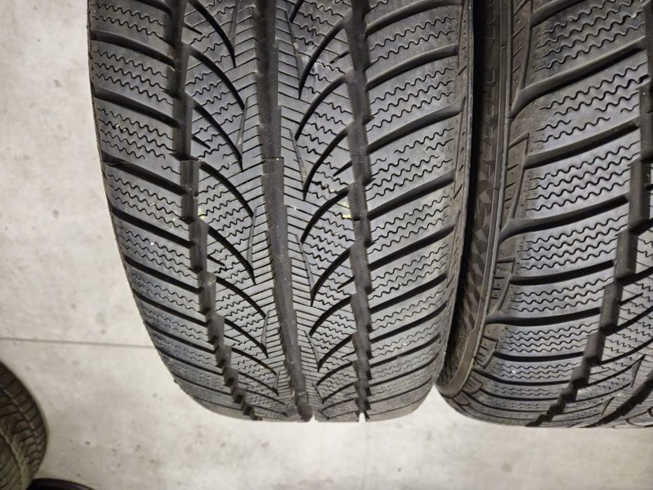 2 anvelope iarna Sportiva 225 45 17 aproape noi