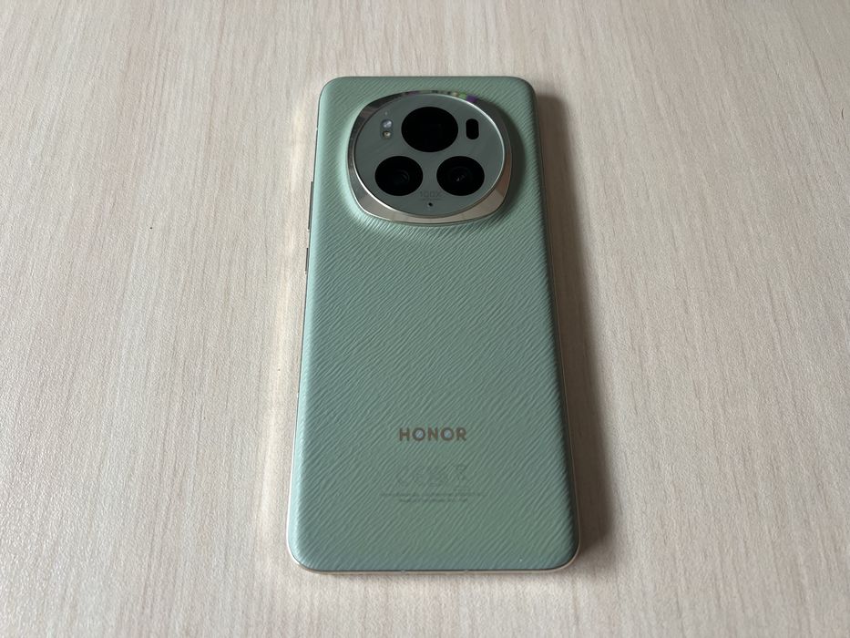Продавам Honor Magic6 Pro 512/12+12GB