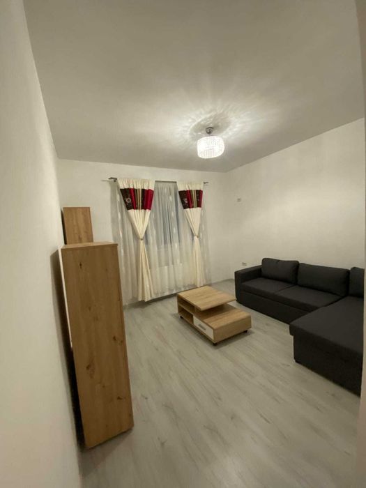 Închiriez garsonieră