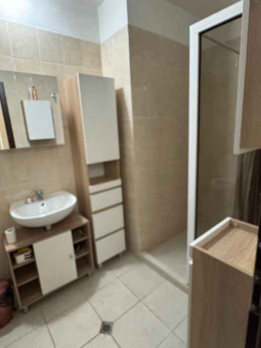 Дава се под наем Тристаен апартамент в София, Хладилника - 100 кв.м за 947.58 € - Снимка #5