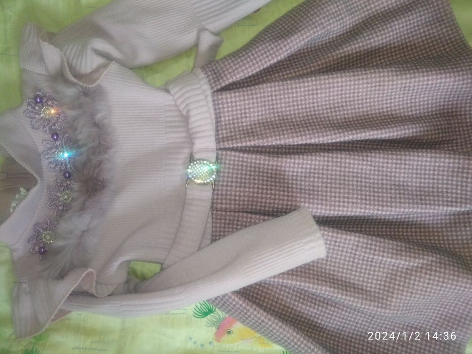 Платье детское для девочки примерно с 2 до 5 лет