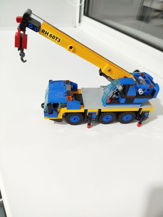 Продаю оригинальное  Лего