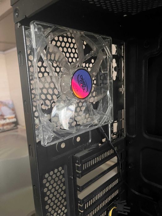 Кутия DeepCool Mid Tower + захранване 735W