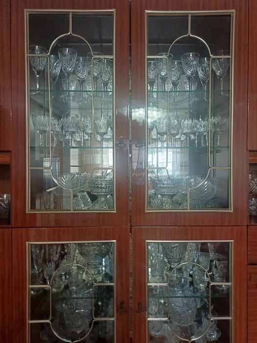 Шкаф стенка с посудой