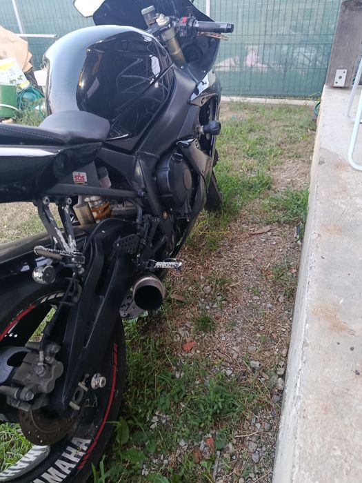 Vând Yamaha r1 2003 model pe injectie limitat in acte a2