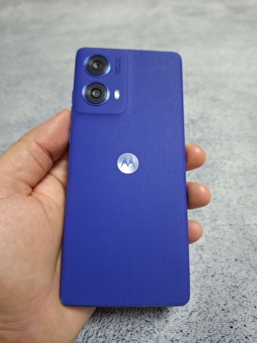 Vând Motorola G85 5G