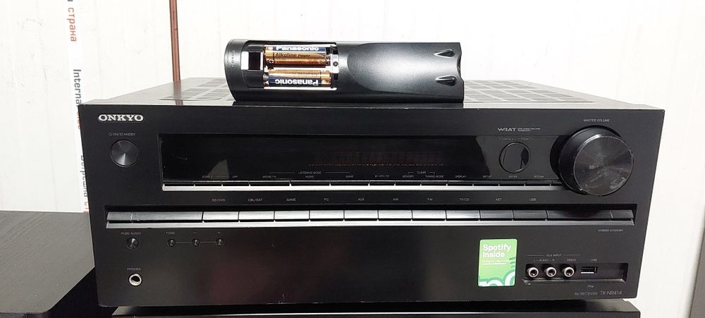 Ресивър ONKYO TX-NR414 и PIONEER VSX329K с дистанционни.