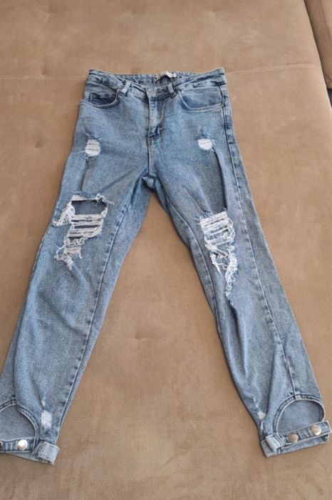 Женски дънки в светлосин цвят