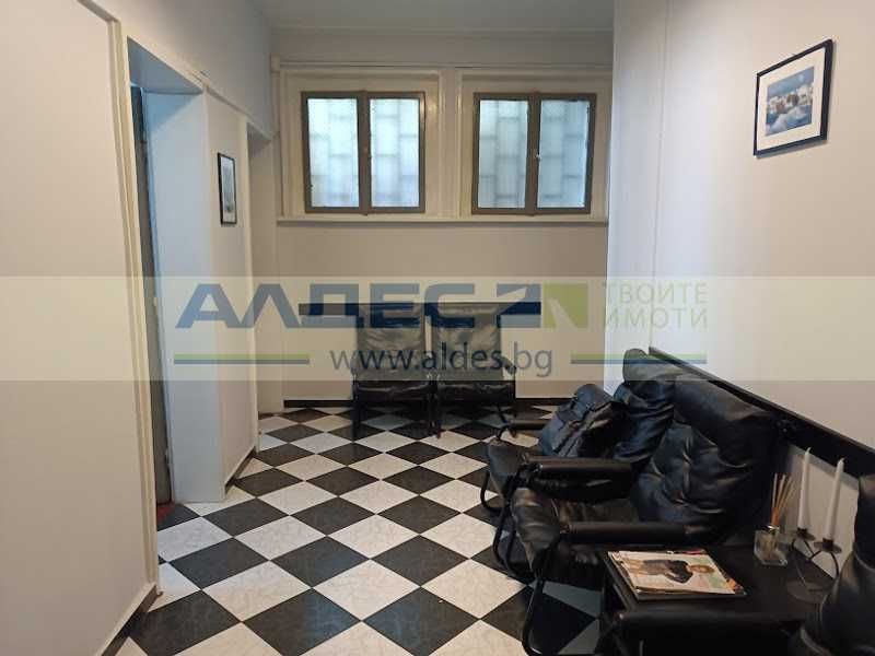 Продава се Тристаен апартамент в София, Център - 75 кв.м за 2618 €/кв.м - Снимка #2