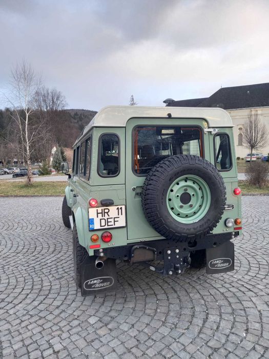 Land Rover Defender 110 HERITAGE