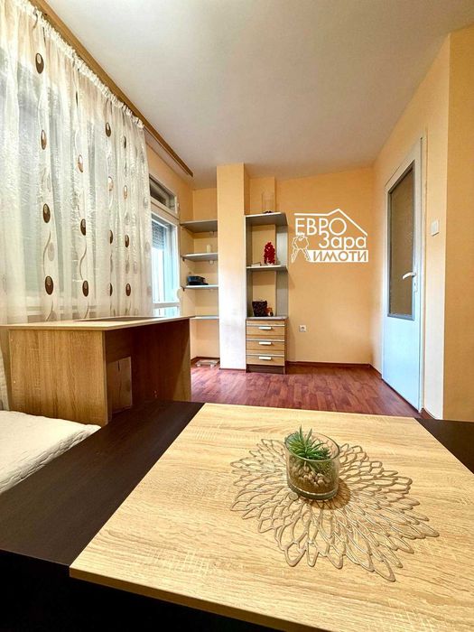 Дава се под наем Тристаен апартамент в Стара Загора, Център - 45 кв.м за 278.97 € - Снимка #1