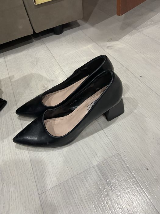 Туфли черные 38 размер