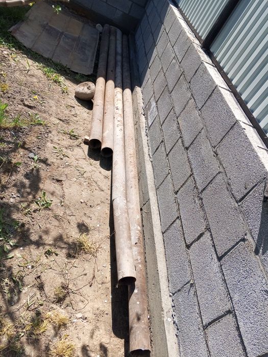 Железные трубы и уголки