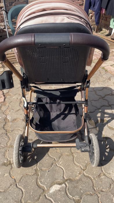 Cărucior pentru bebeluși