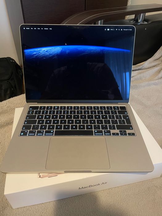 Macbook air Gold - M3 8gb Ram, 256gb