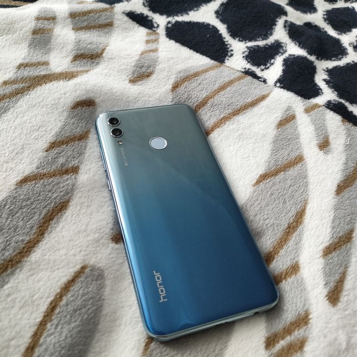 Продам Honor 10 lite