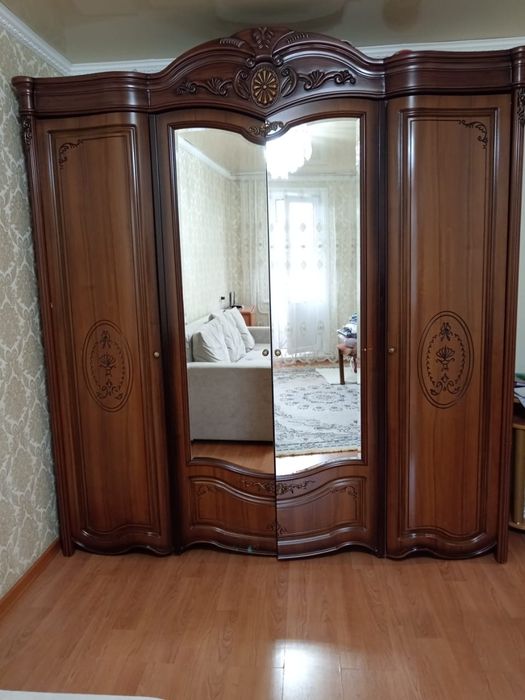 Срочно продам спальный гарнитур