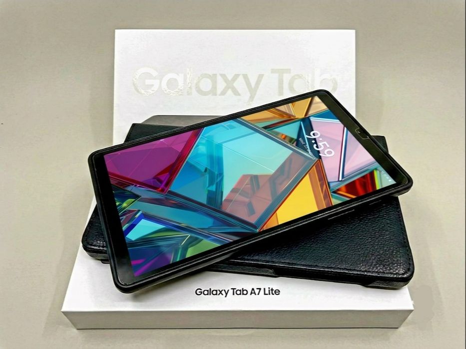 Tabletă Samsung Galaxy Tab A7 4G - Aspect, ca nou / Pachet complet (Cutie, Husă, 2x Folii de sticlă)
