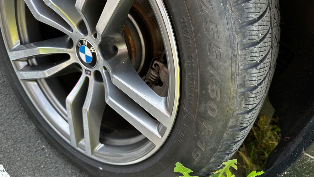 Зимни Рън флат гуми за БМВ х5 Pirelli Scorpion . 255/50/19 .