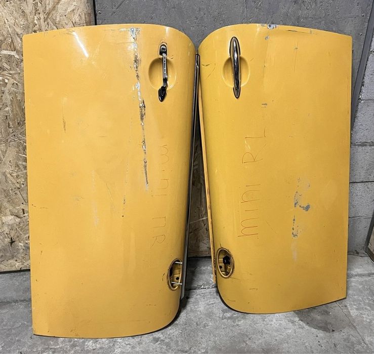 Двери Mini Cooper R50 R53 R56.