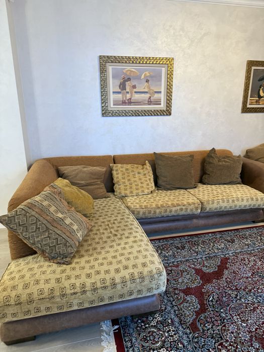 Диван, с подушками