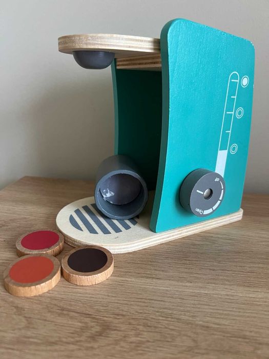 Дървена кафемашина и дървен лабиринт бухал