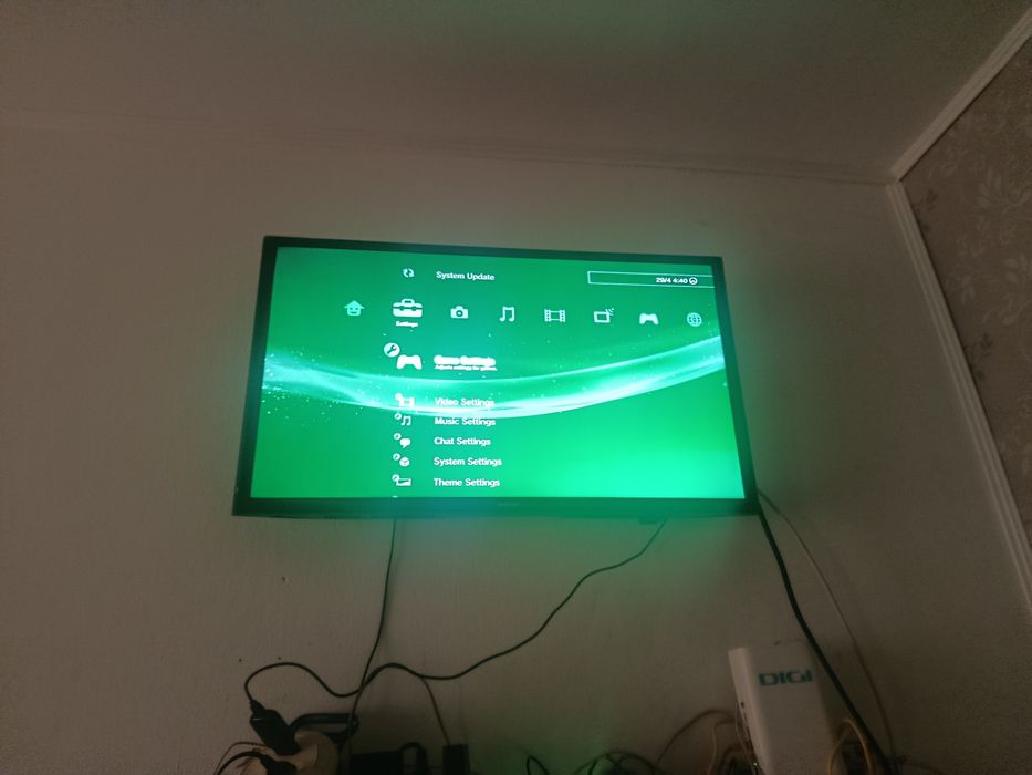Vând PlayStation 3