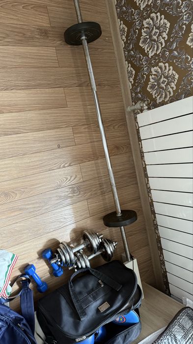гантели и перчатки