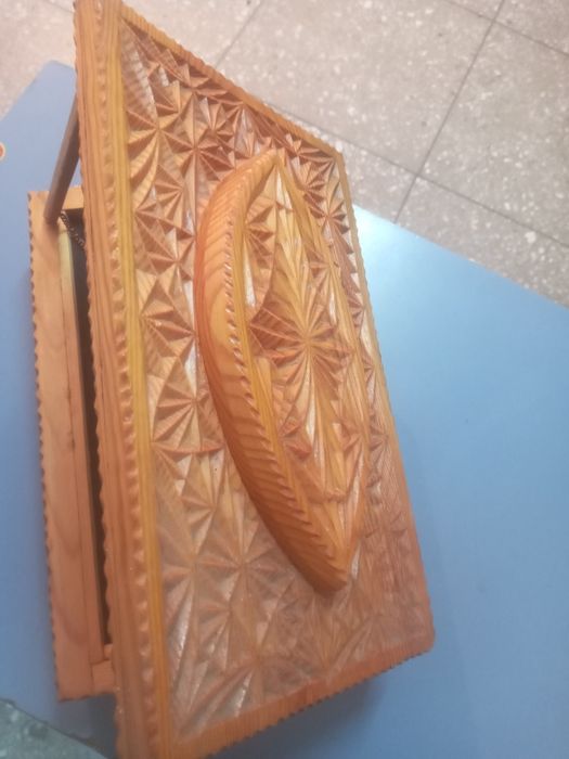 Шкатулки ручной работы разные.