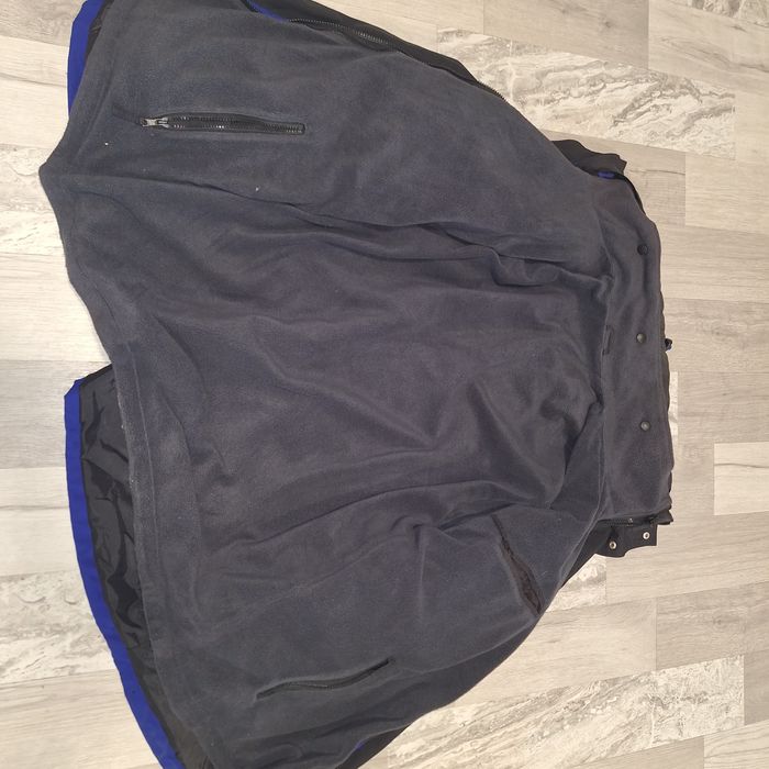 Geacă Vaude are polar care il poti da jos  mărimea  L