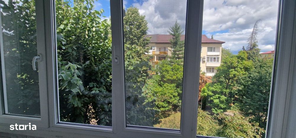 Inchiriez apartament  4 camere , situat in zona str. Gh Marinescu