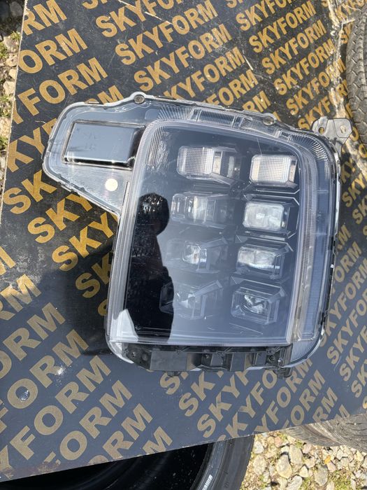 Фар Hyundai Staria