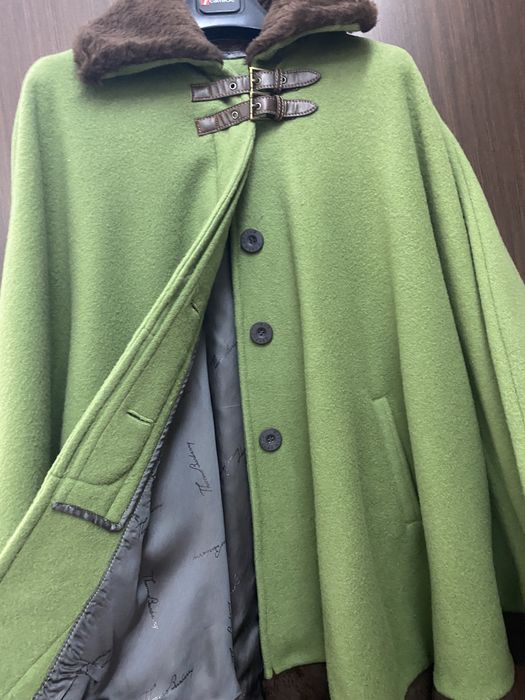 Pelerina de iarna din stofa de lana