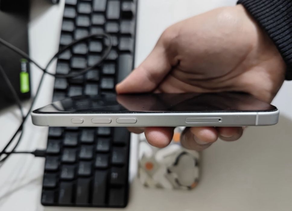 Срочно продам Iphone 16 128gb