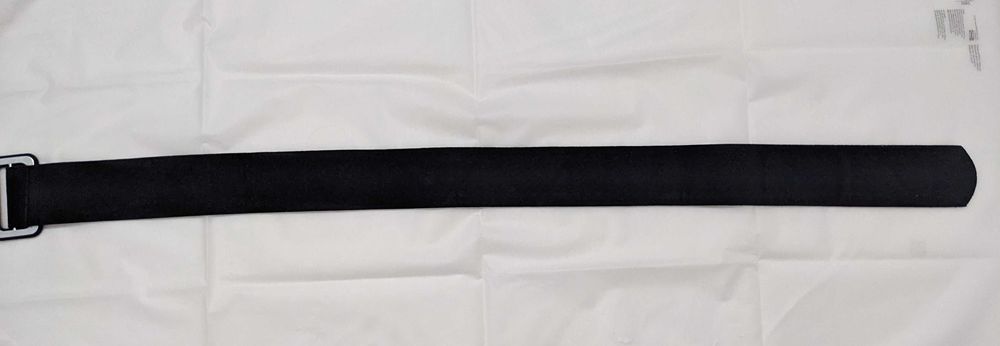 Curea reversibila catifea neagra, aplicatii rosii/aurii, 94x6 cm, noua