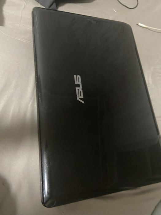 Ноутбук/ тянет игры