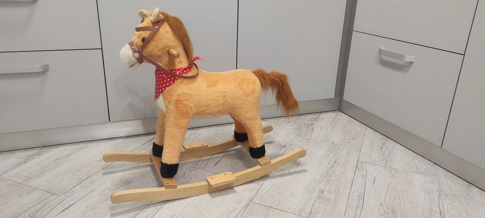 Детско музикално конче