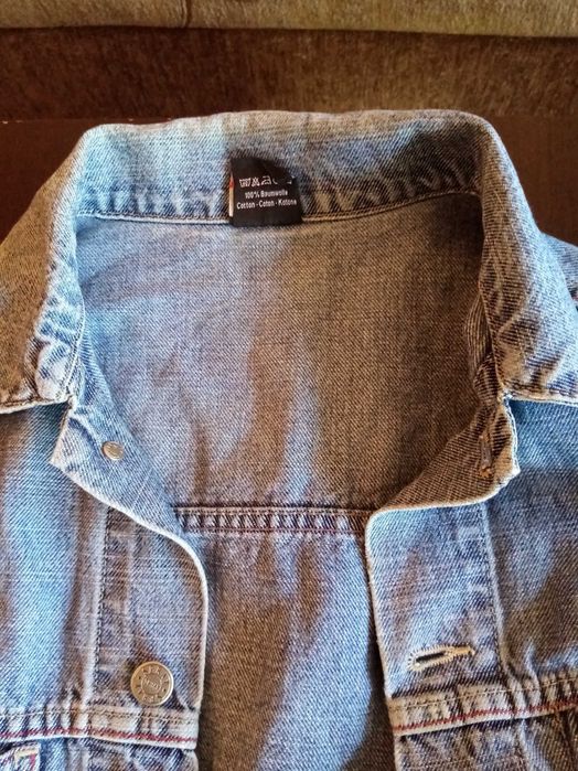 Продавам дънки и яке